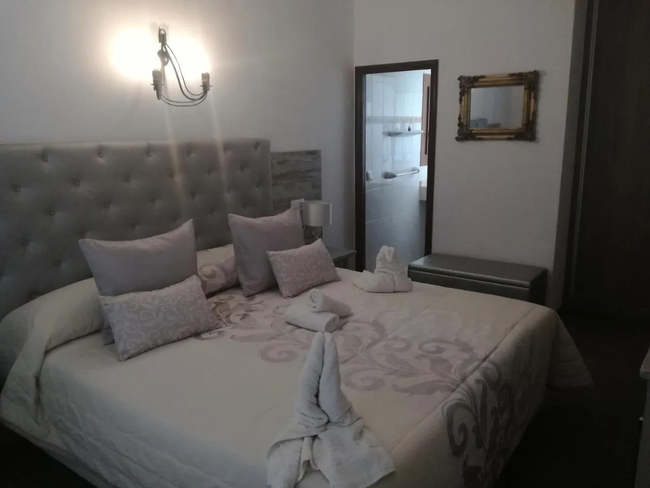 Hostal Mistral Cala d'Or  Guest house